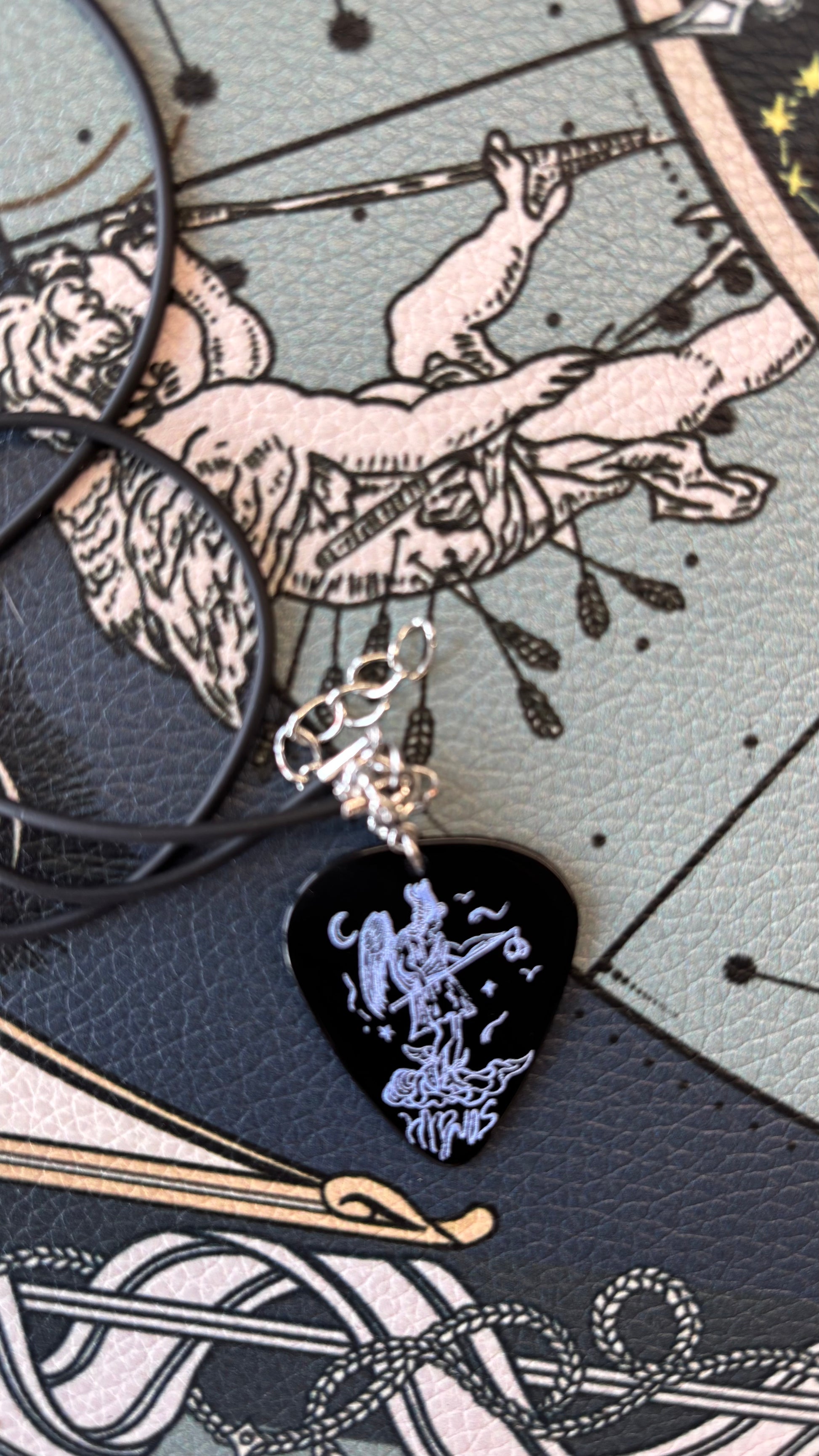 Hypnos （Obverse）& Thanatos（Reverse） Guitar Picks 【3x2.5cm】